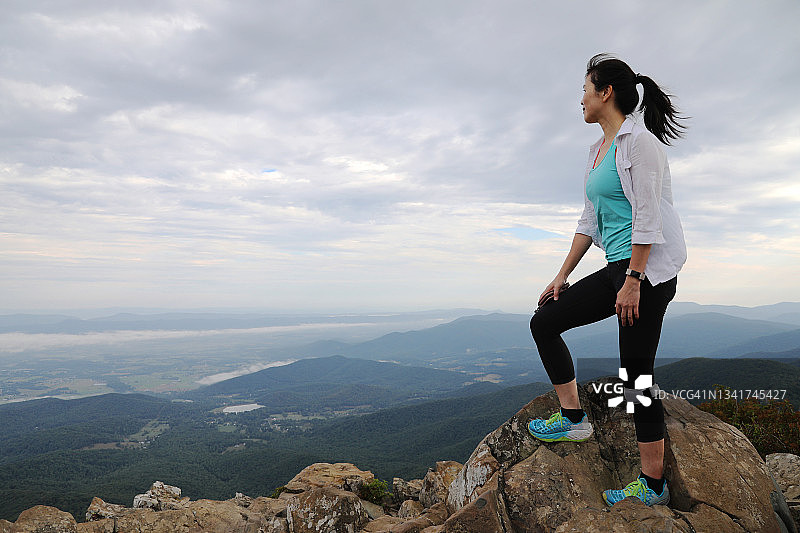 谢南多厄国家公园的斯托尼曼山顶图片素材