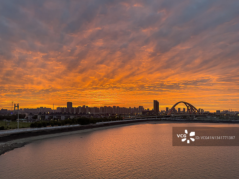 中国杭州钱塘新区晨曦图片素材