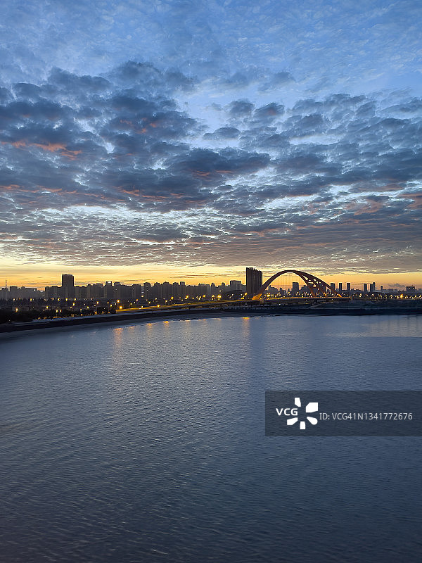 中国杭州钱塘新区晨曦图片素材