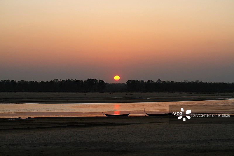 阳光与船只图片素材