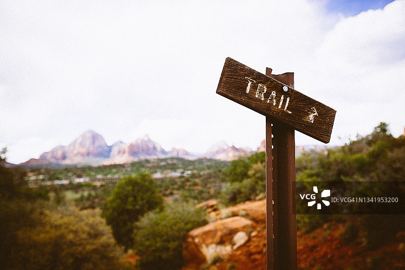 亚利桑那州塞多纳小径标志图片素材
