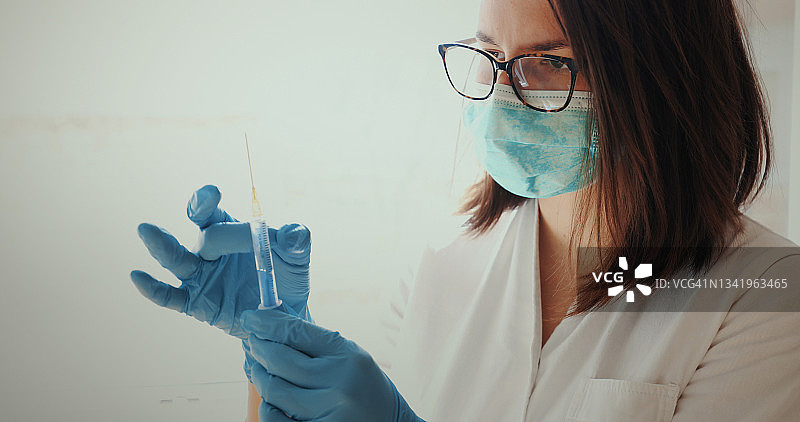 注射前的最后一步图片素材