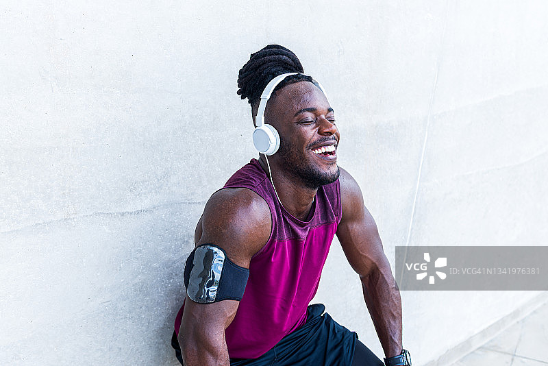 健壮的非洲裔运动员图片素材
