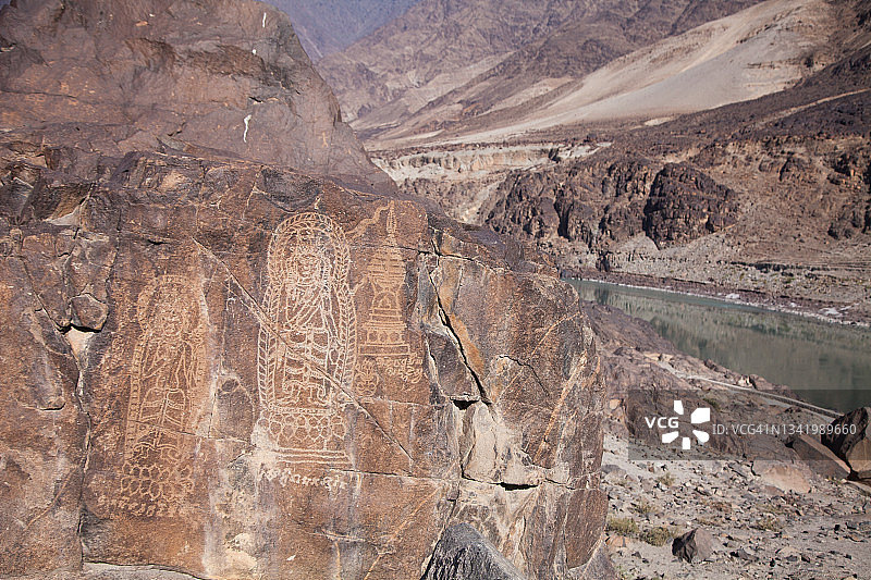 巴基斯坦北部奇拉斯附近的佛教岩刻图片素材