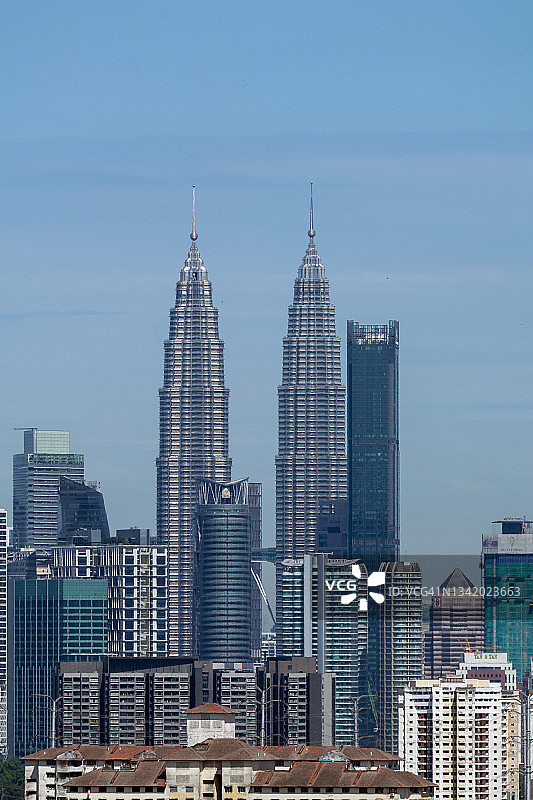 吉隆坡市中心上空的晴朗蓝天图片素材