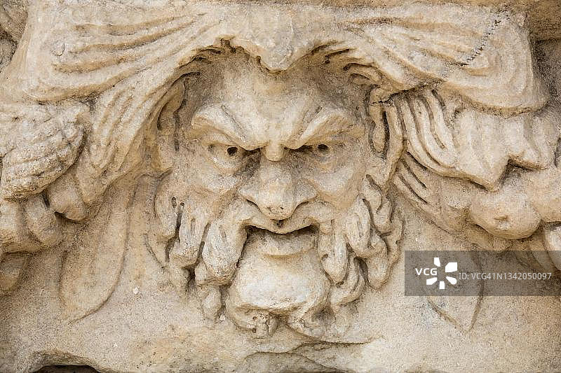 阿芙罗狄西亚提比略门廊上的头部浮雕，位于土耳其艾登图片素材