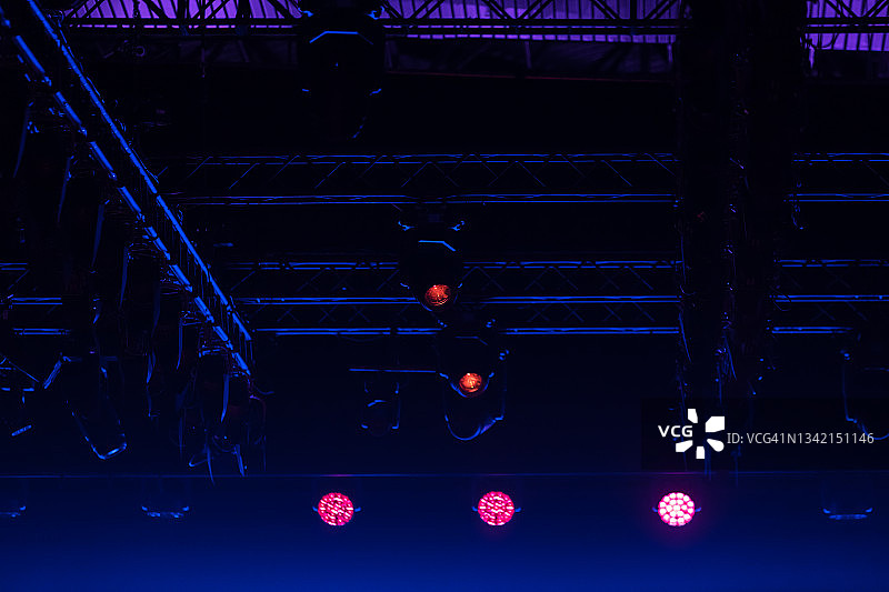 舞台天花板与灯泡图片素材