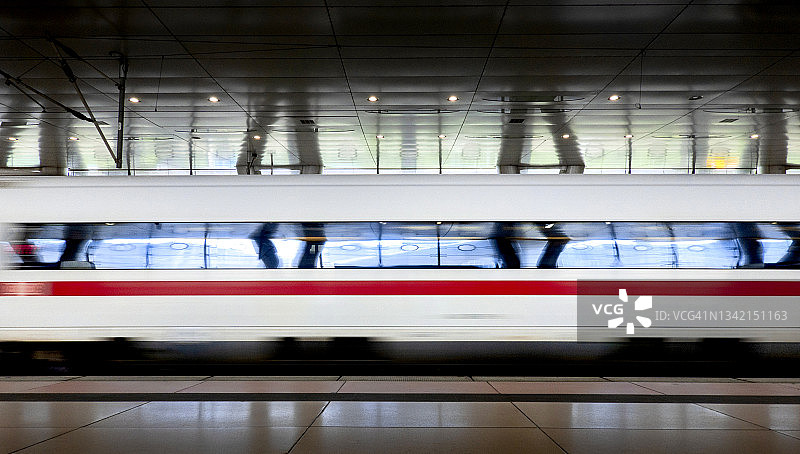 火车站的ICE高速列车图片素材