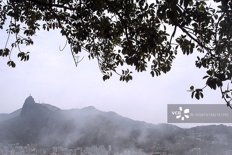 从糖面包山看到的巴西里约热内卢的白日景色图片素材