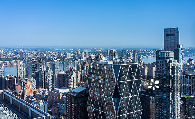 阳光下的纽约上西区和哈德逊河鸟瞰图图片素材