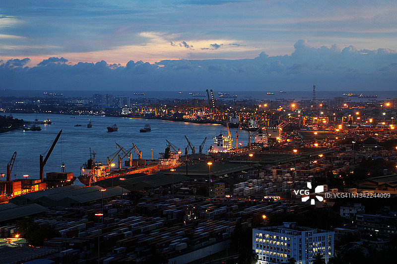吉大港港口夜景图片素材