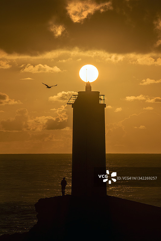 日落时分的龙昆多角图片素材