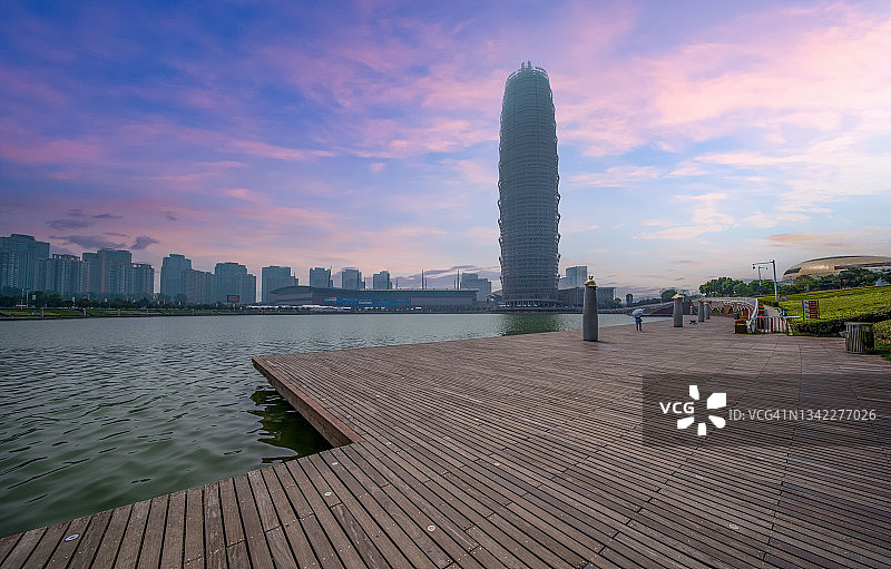 中国河南郑州绿地广场景观图片素材