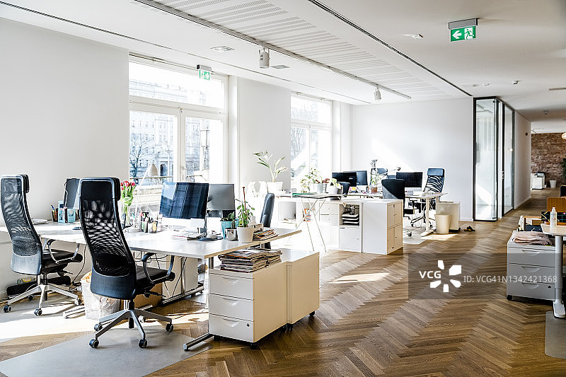 现代明亮办公室空间图片素材