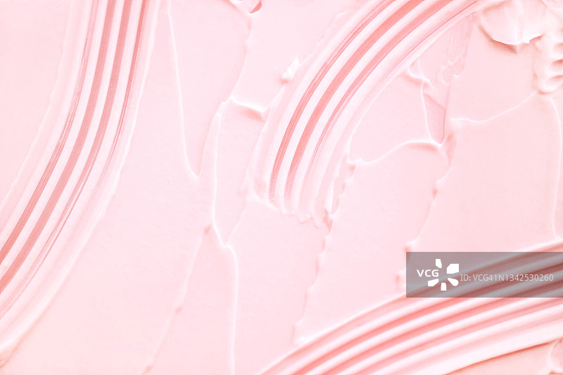 用于美容程序的奶油粉色涂抹质地。年度潮流产品。健康概念图片素材