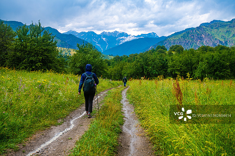 吉尔吉斯斯坦贾拉拉巴德州萨雷切列克自然保护区美景图片素材