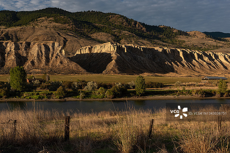 淤泥悬崖2图片素材