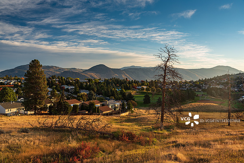 不列颠哥伦比亚省坎卢普斯日出图片素材
