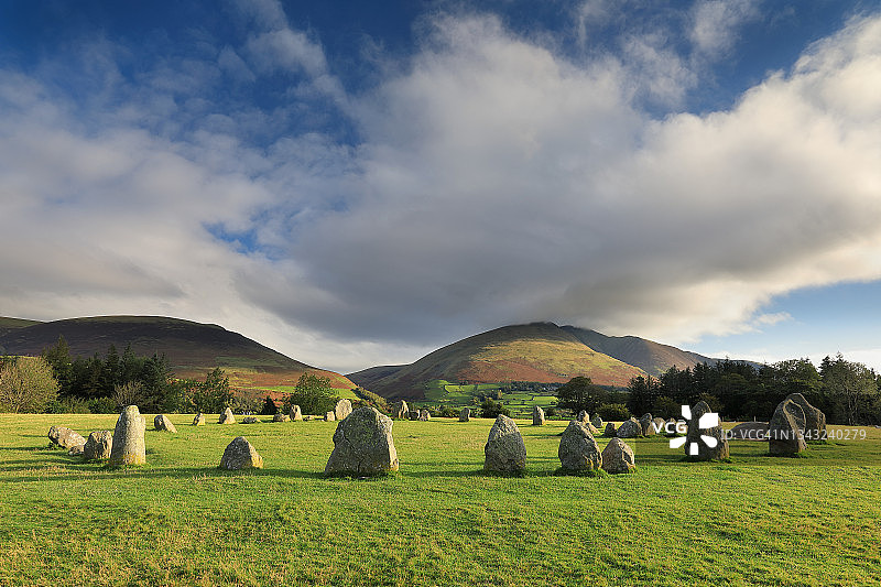 英格兰湖区凯西克附近的卡斯特里格石圈，英国坎布里亚图片素材