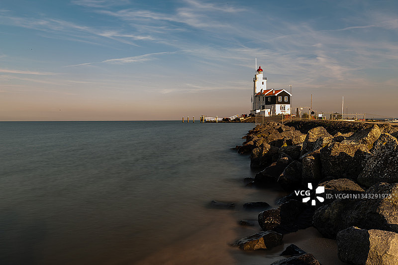 日落时的马肯岛帕德灯塔（荷兰）图片素材