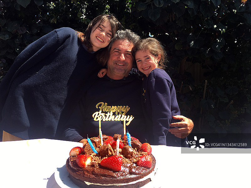 父女们庆祝生日派对图片素材