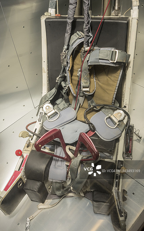 古老的飞机弹射座椅图片素材