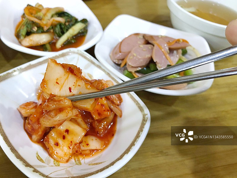 韩式腌制蔬菜：泡菜图片素材