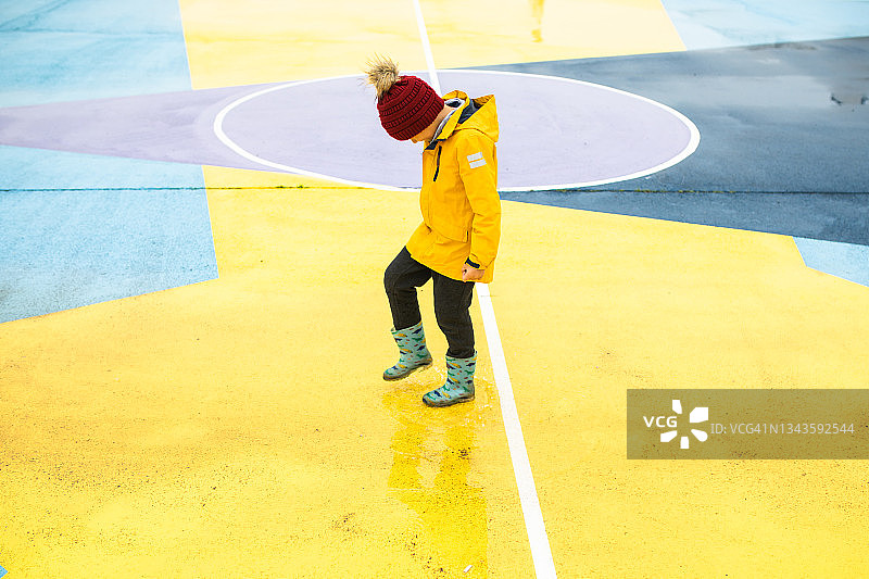 水洼时光图片素材