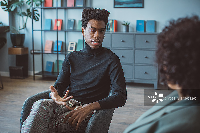 与图书出版商会面图片素材