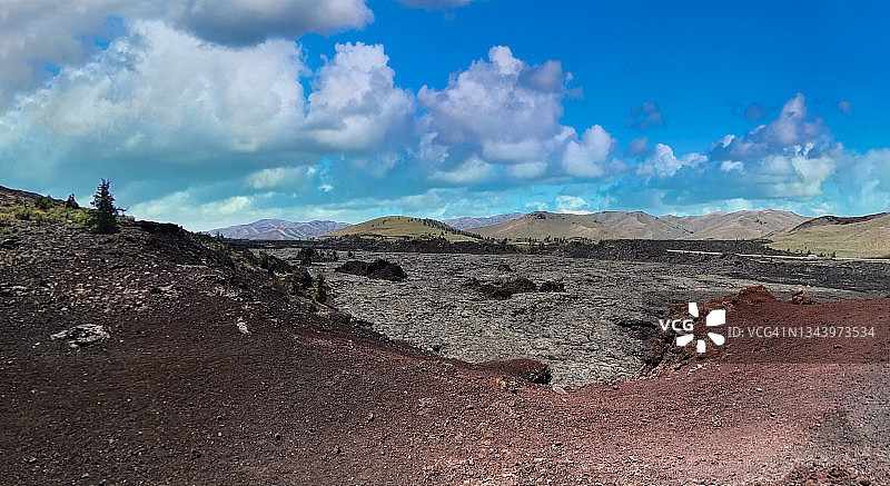 在爱达荷州月球陨石坑国家纪念碑徒步旅行图片素材