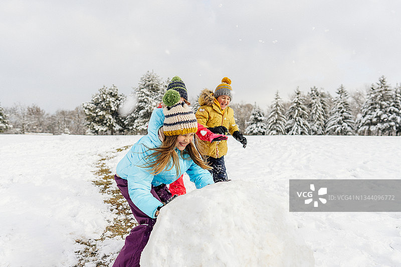 堆雪人图片素材