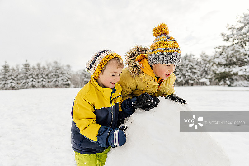 堆雪人图片素材