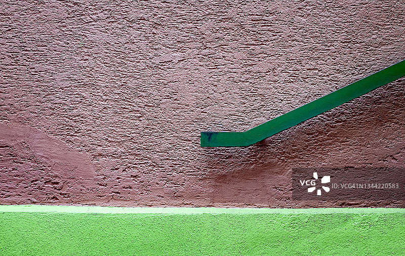 金属扶手和墙壁图片素材