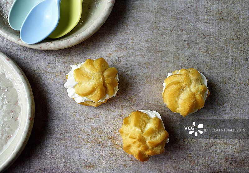 奶油泡芙或泡芙图片素材