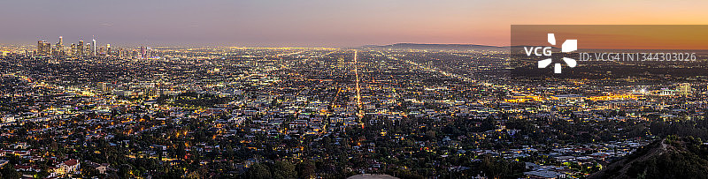 日落时分的洛杉矶天际线图片素材