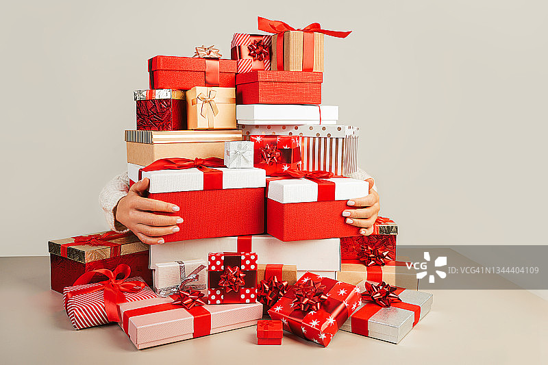 圣诞礼物礼盒祝贺冬季节日和黑色星期五概念礼盒图片素材