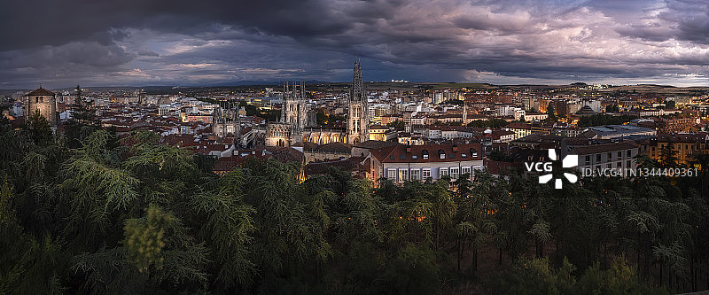 西班牙布尔戈斯市布尔戈斯大教堂图片素材