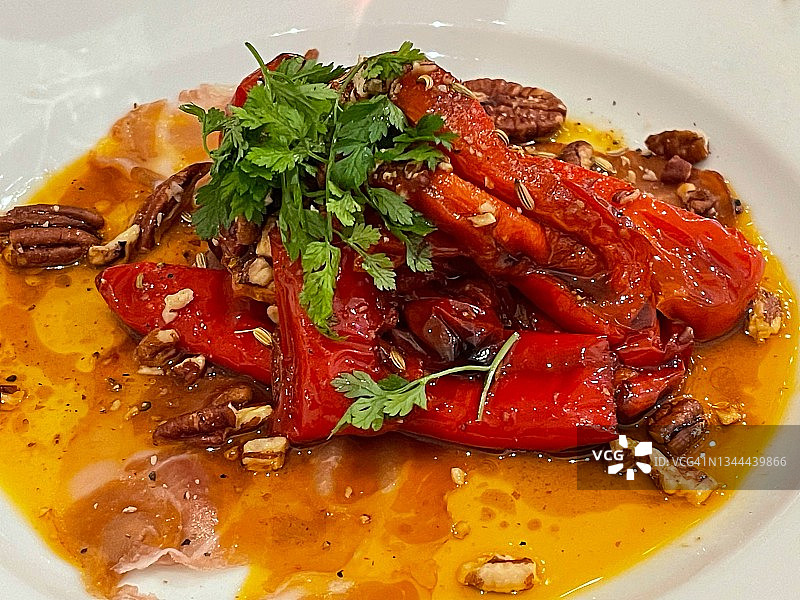 一盘美食红辣椒小吃图片素材