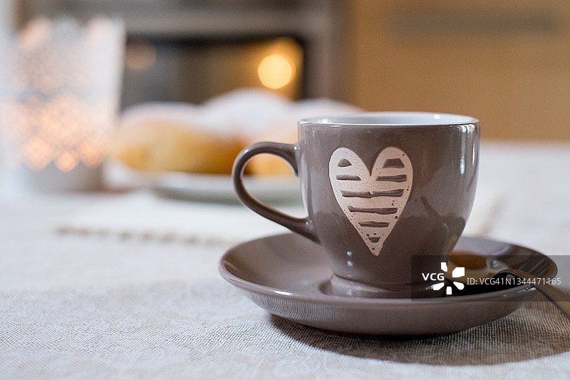 早餐，牛角包与酸奶咖啡图片素材