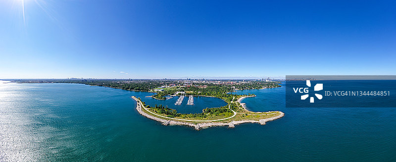 加拿大伊陶碧谷区：塞缪尔·史密斯上校公园与多伦多城市景观鸟瞰图片素材