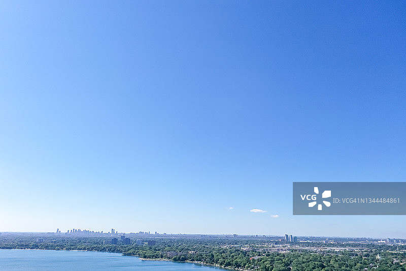 加拿大伊陶碧谷区：塞缪尔·史密斯上校公园与多伦多城市景观鸟瞰图片素材