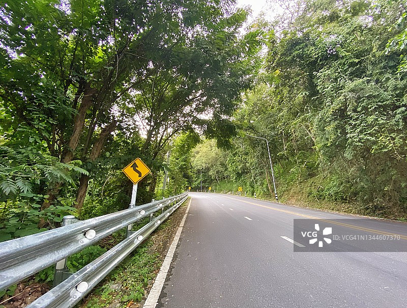 通往泰国清迈素贴山的道路图片素材