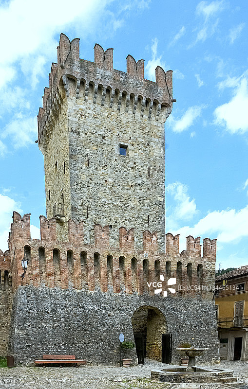 意大利艾米利亚-罗马涅维戈莱诺的中世纪塔楼图片素材