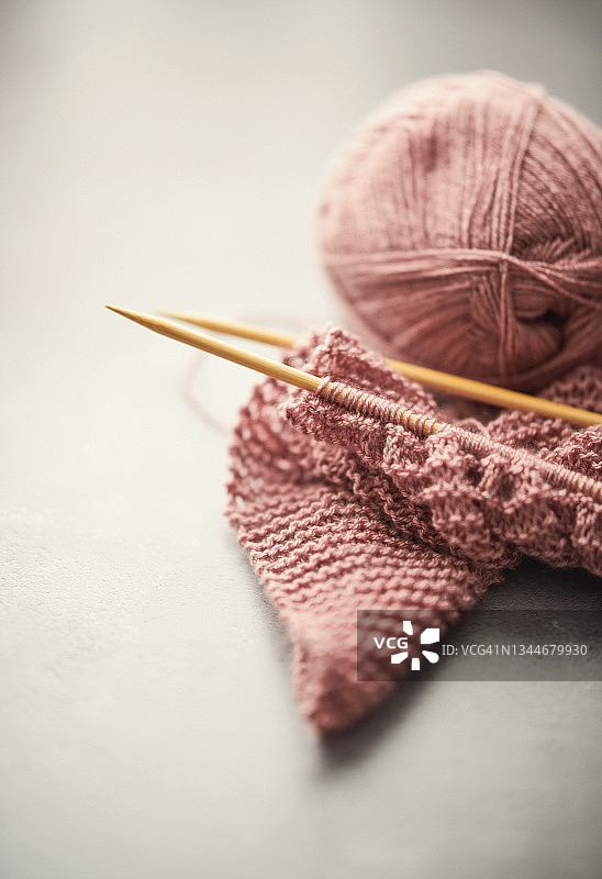 竹针编织粉色羊毛图片素材