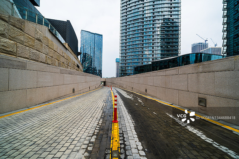 城市停车场入口图片素材
