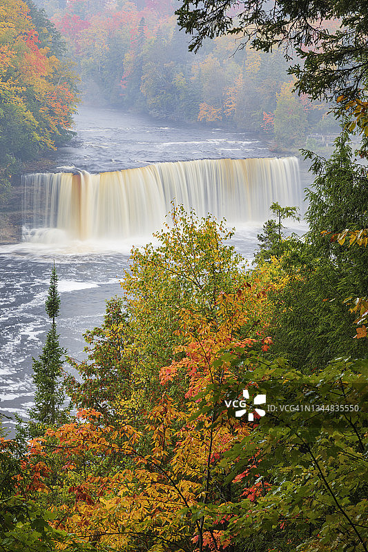 塔夸梅农瀑布上游图片素材