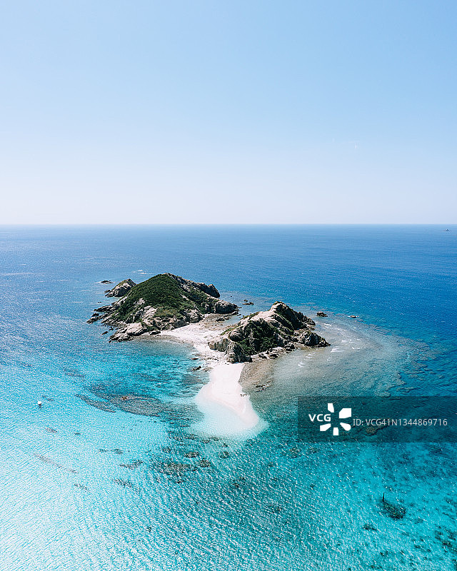 冲绳庆良间群岛的荒凉热带岛屿鸟瞰图片素材