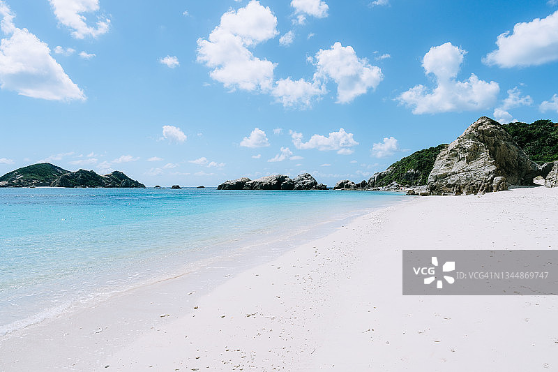 中国日本冲绳县渡嘉敷岛阿波连的原始白色沙滩图片素材