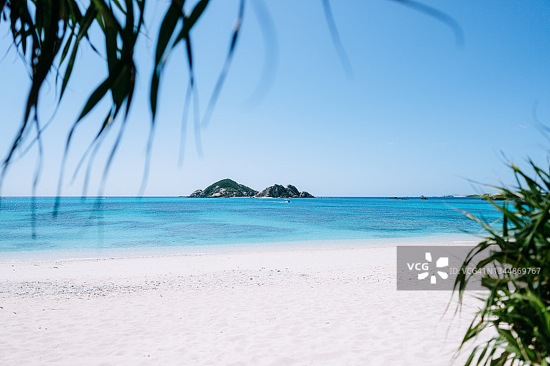 冲绳县渡嘉敷岛的白色沙滩图片素材