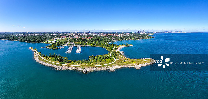 加拿大伊陶碧谷区：塞缪尔·史密斯上校公园与多伦多城市景观鸟瞰图片素材